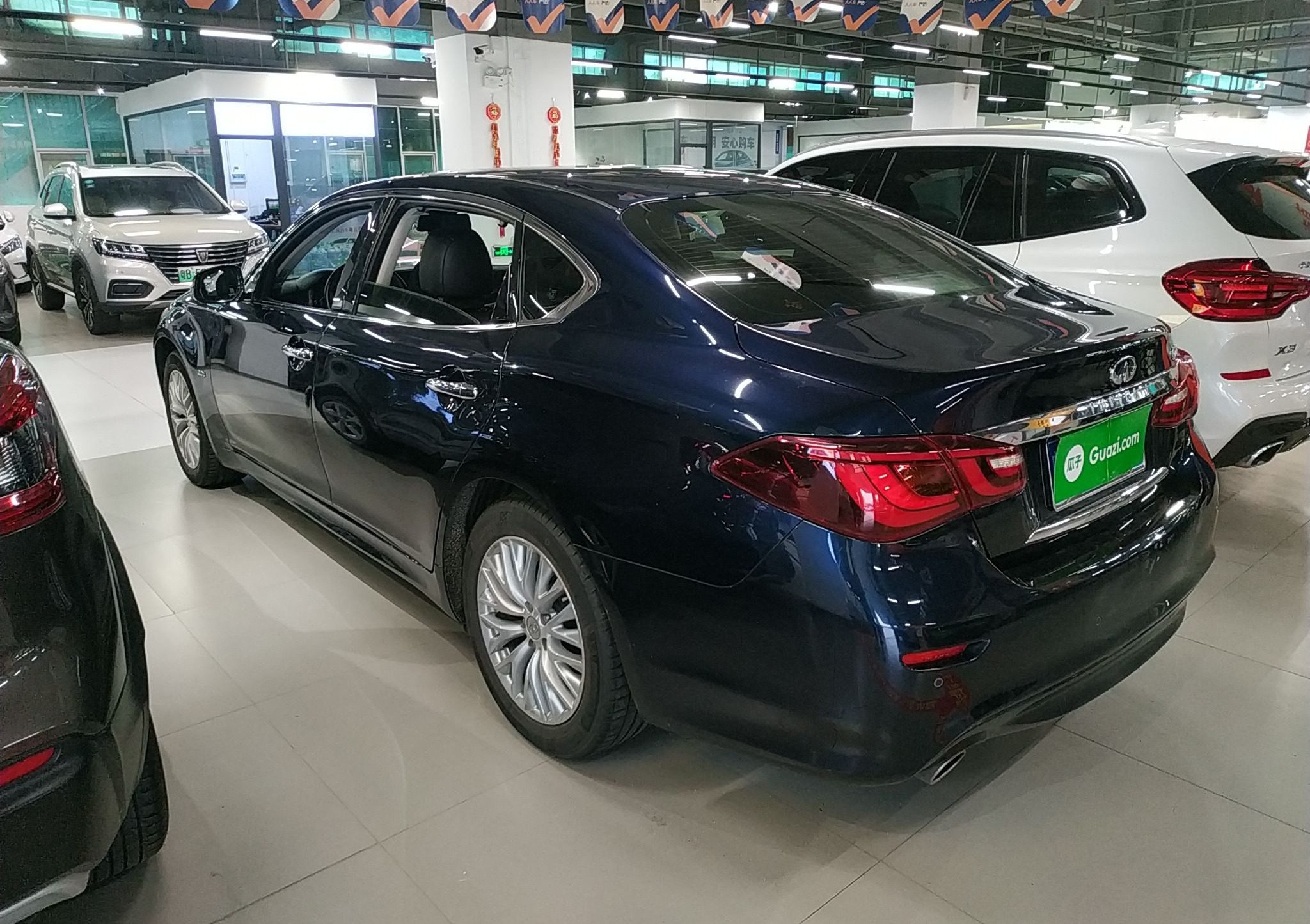 英菲尼迪Q70L 2019款 Q70L 2.0T 悦享版(进口)