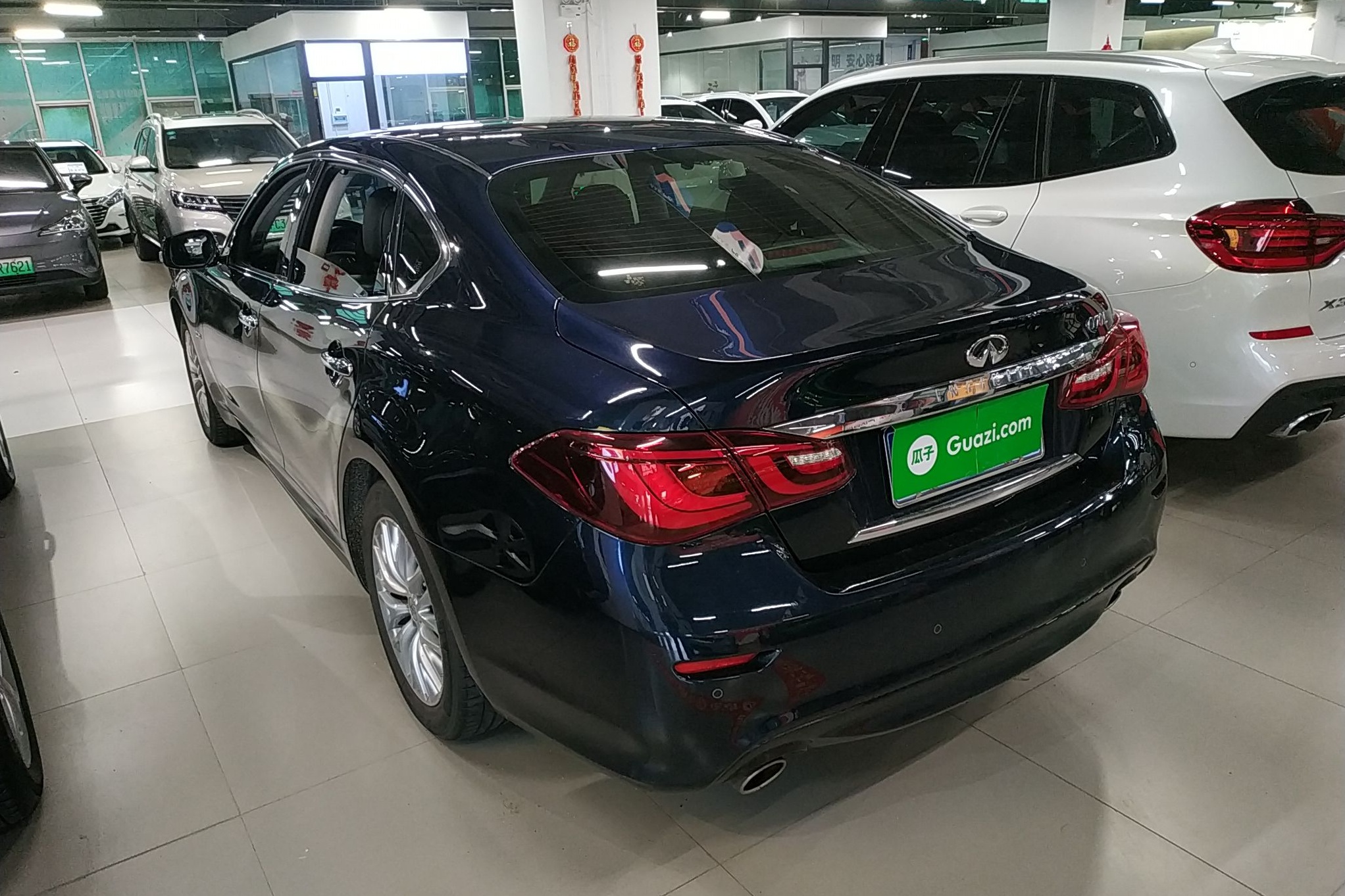 英菲尼迪Q70L 2019款 Q70L 2.0T 悦享版(进口)