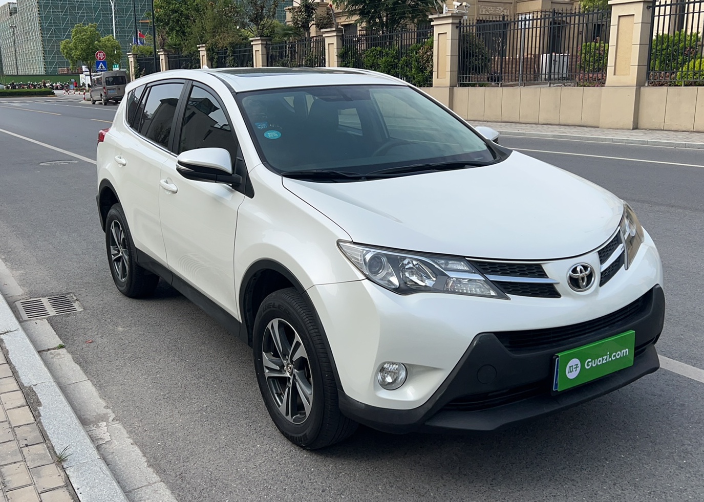 丰田 RAV4 2015款 2.0L CVT两驱风尚版