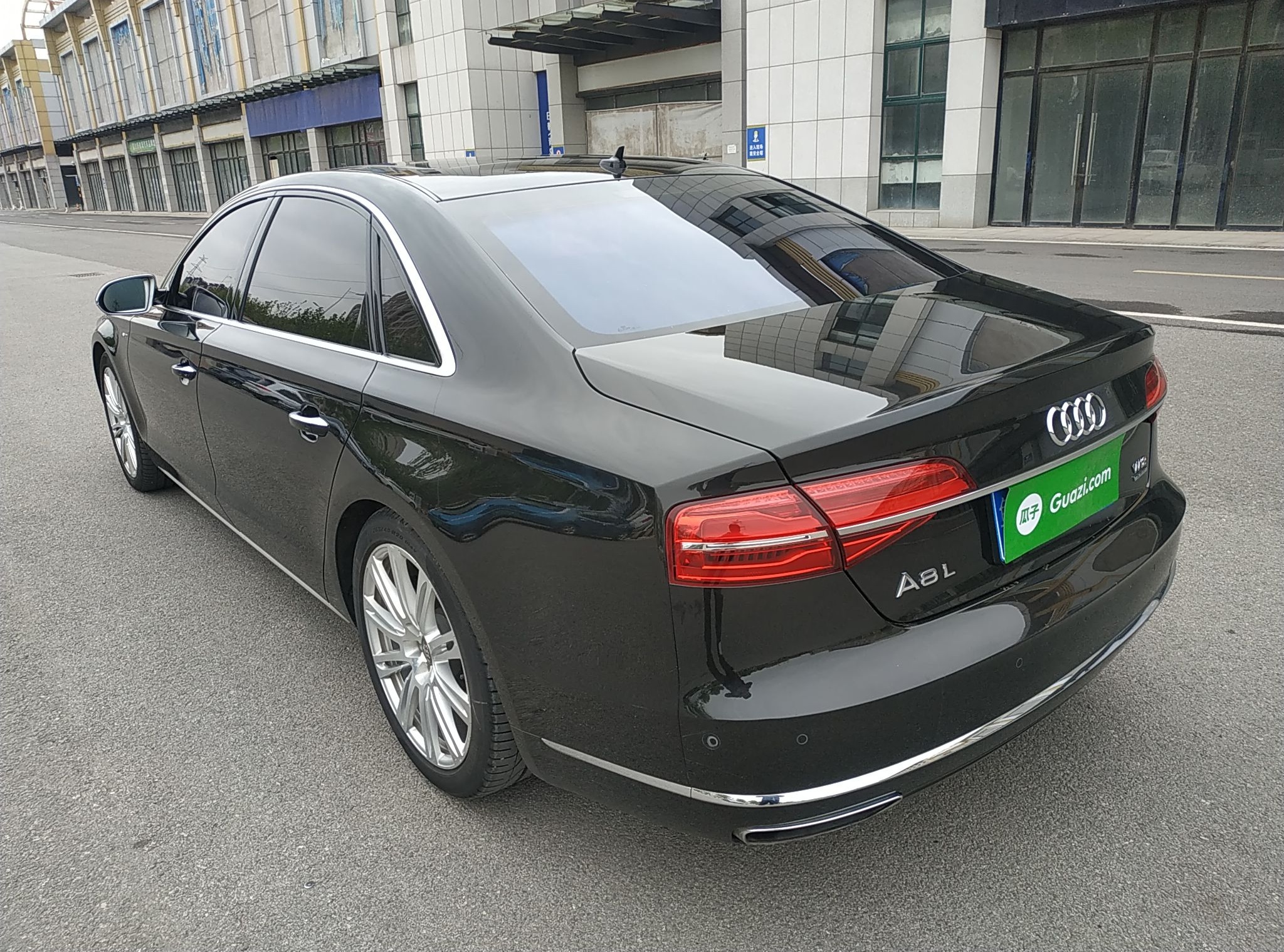 奥迪A8 2014款 A8L 6.3 FSI W12 quattro旗舰型(进口)