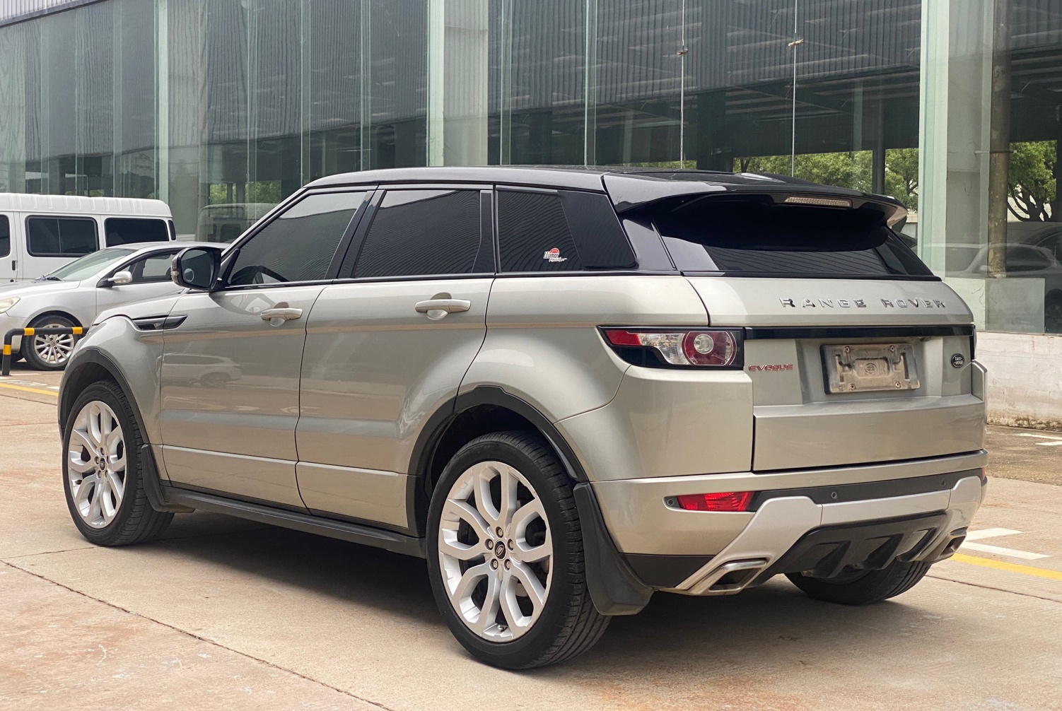 路虎 揽胜极光 2013款 2.0T 5门耀动版(进口)