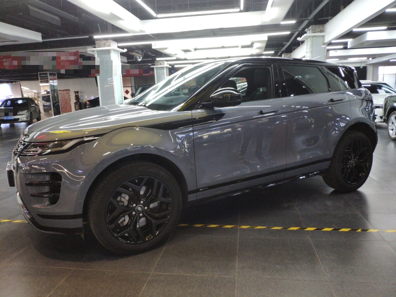 路虎 揽胜极光 2020款 249PS R-DYNAMIC S 曜黑运动科技版