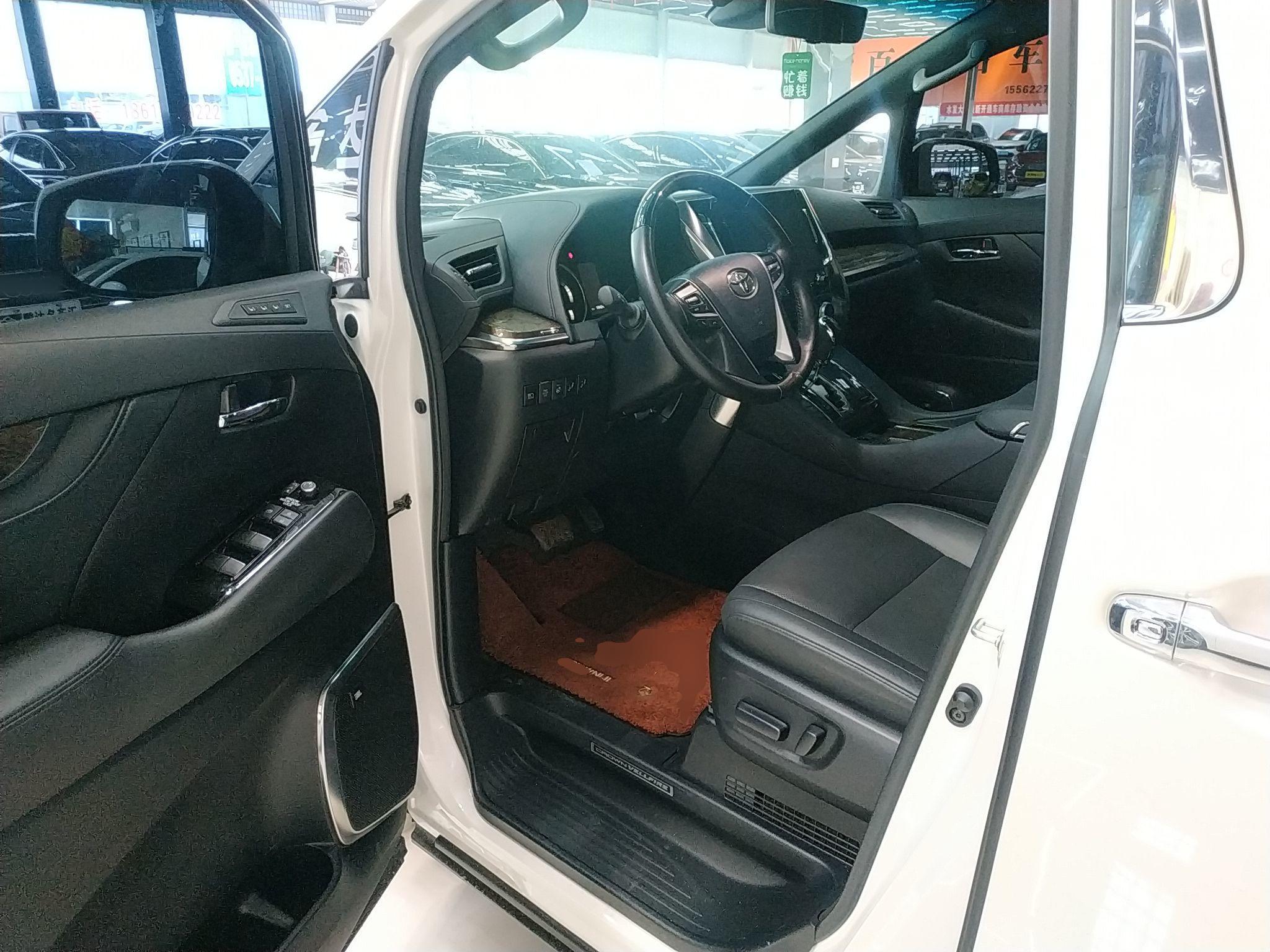 丰田 威尔法 2021款 皇冠 双擎 2.5L HV至尊版(进口)