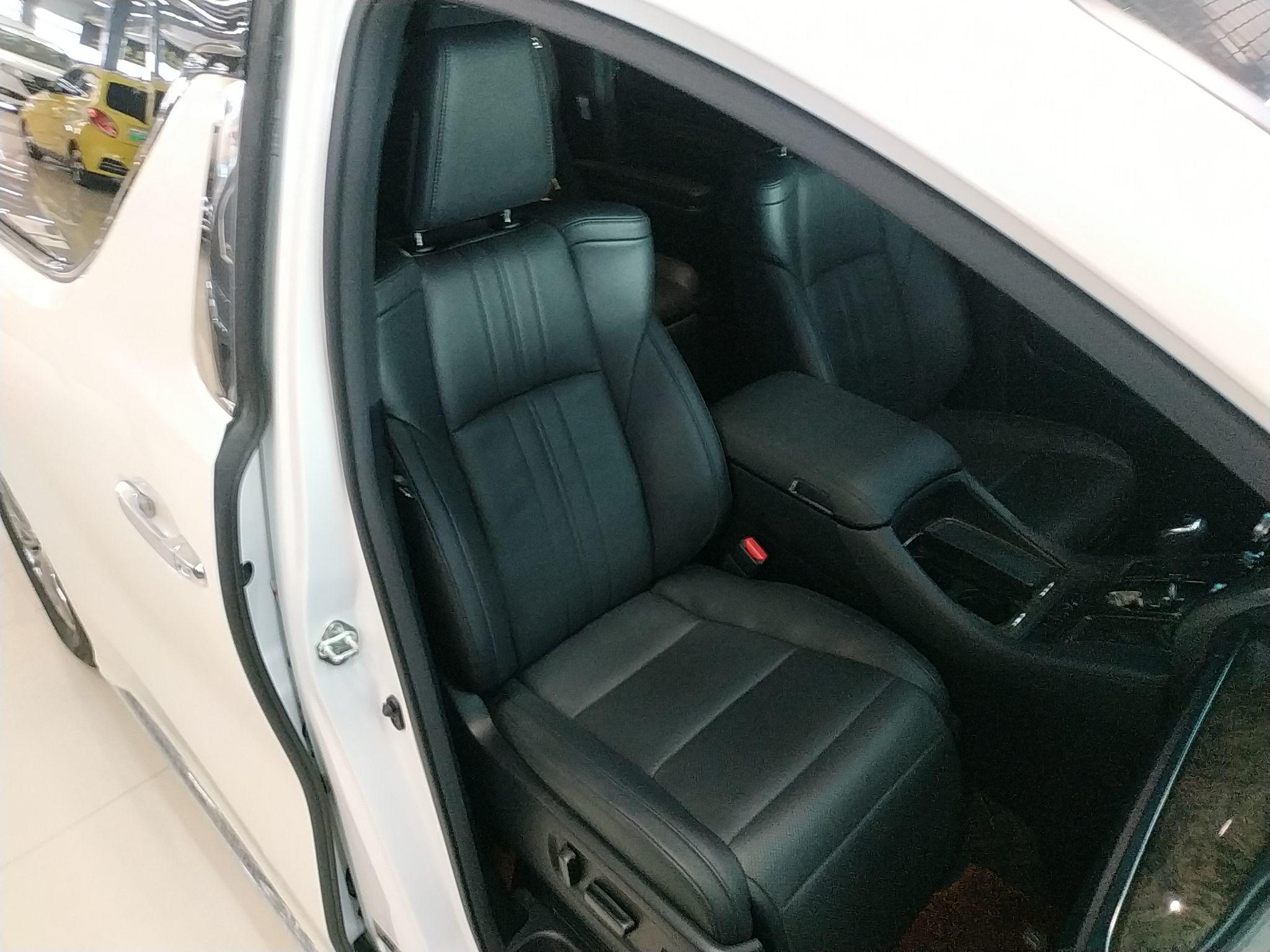 丰田 威尔法 2021款 皇冠 双擎 2.5L HV至尊版(进口)