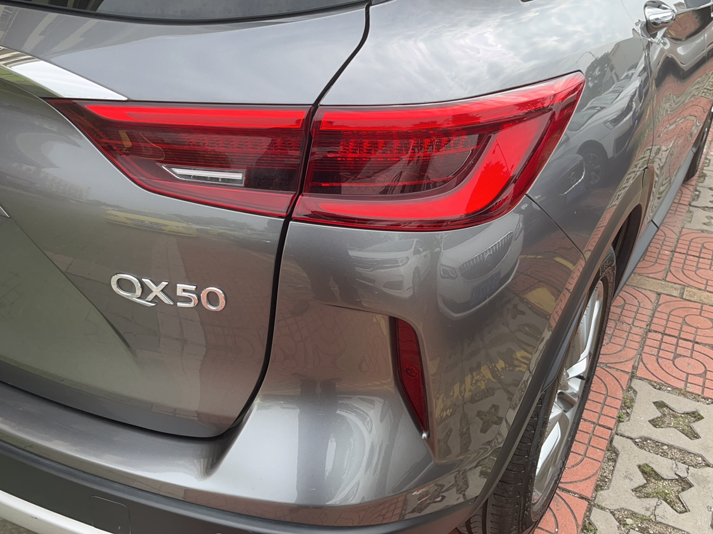 英菲尼迪QX50 2020款 2.0T 两驱时尚版