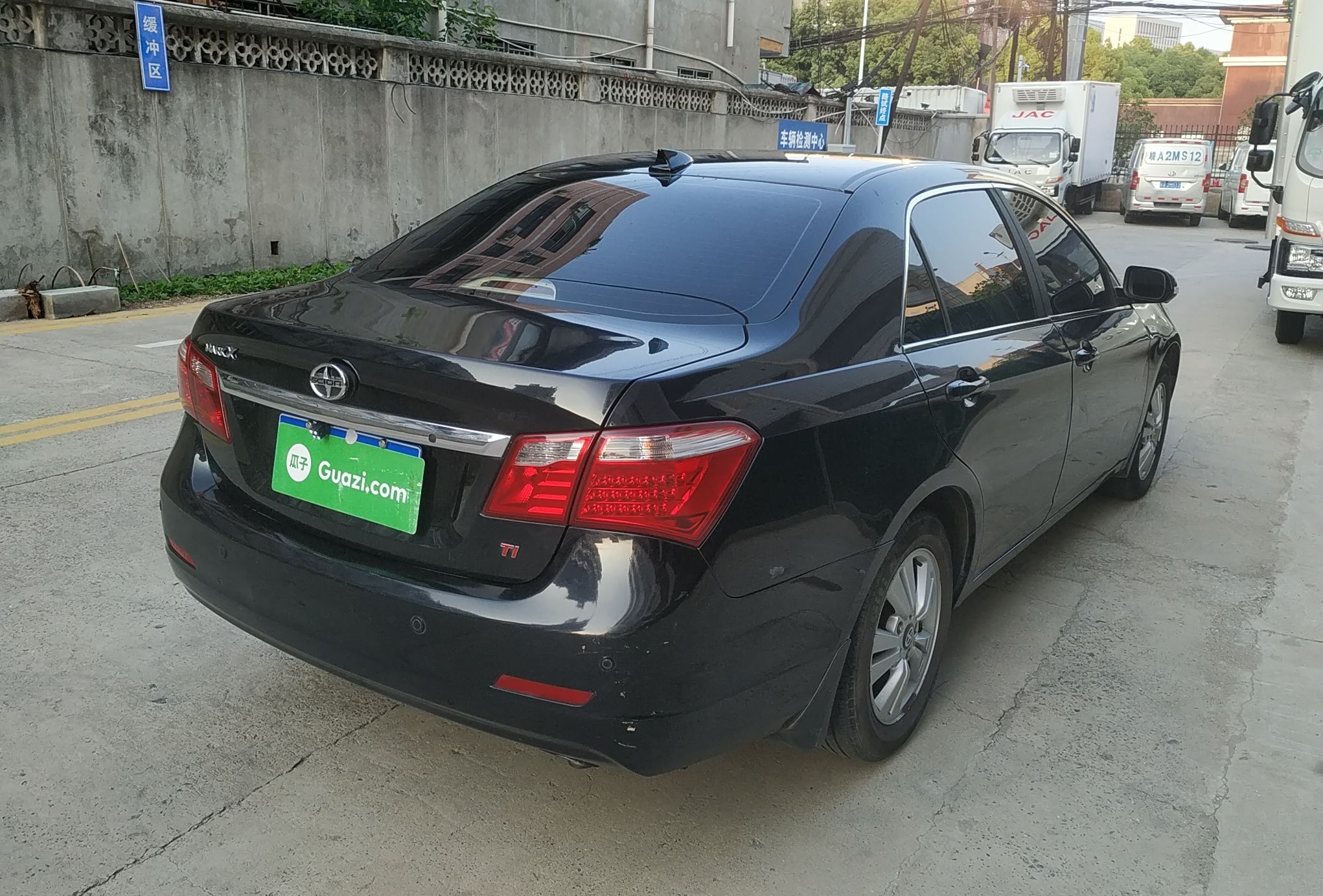 比亚迪G6 2011款 1.5T 手动尊贵型