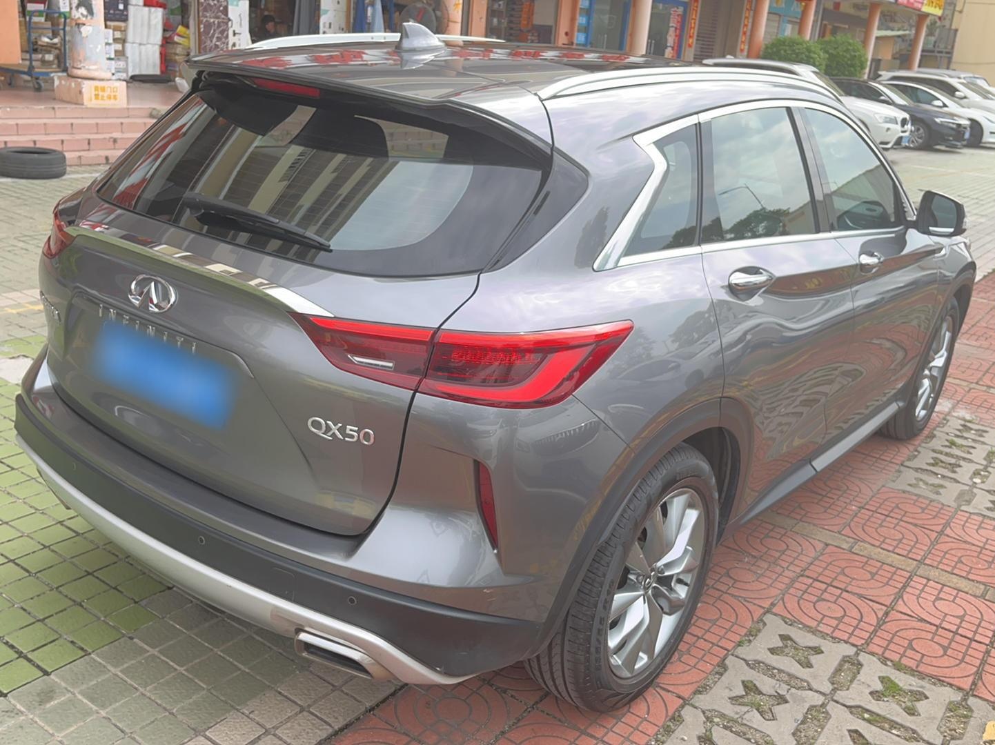 英菲尼迪QX50 2020款 2.0T 两驱时尚版