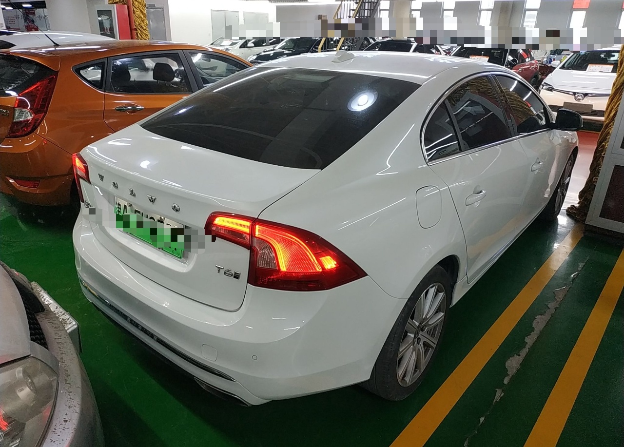 沃尔沃S60L新能源 2015款 E驱混动 T6智驭版