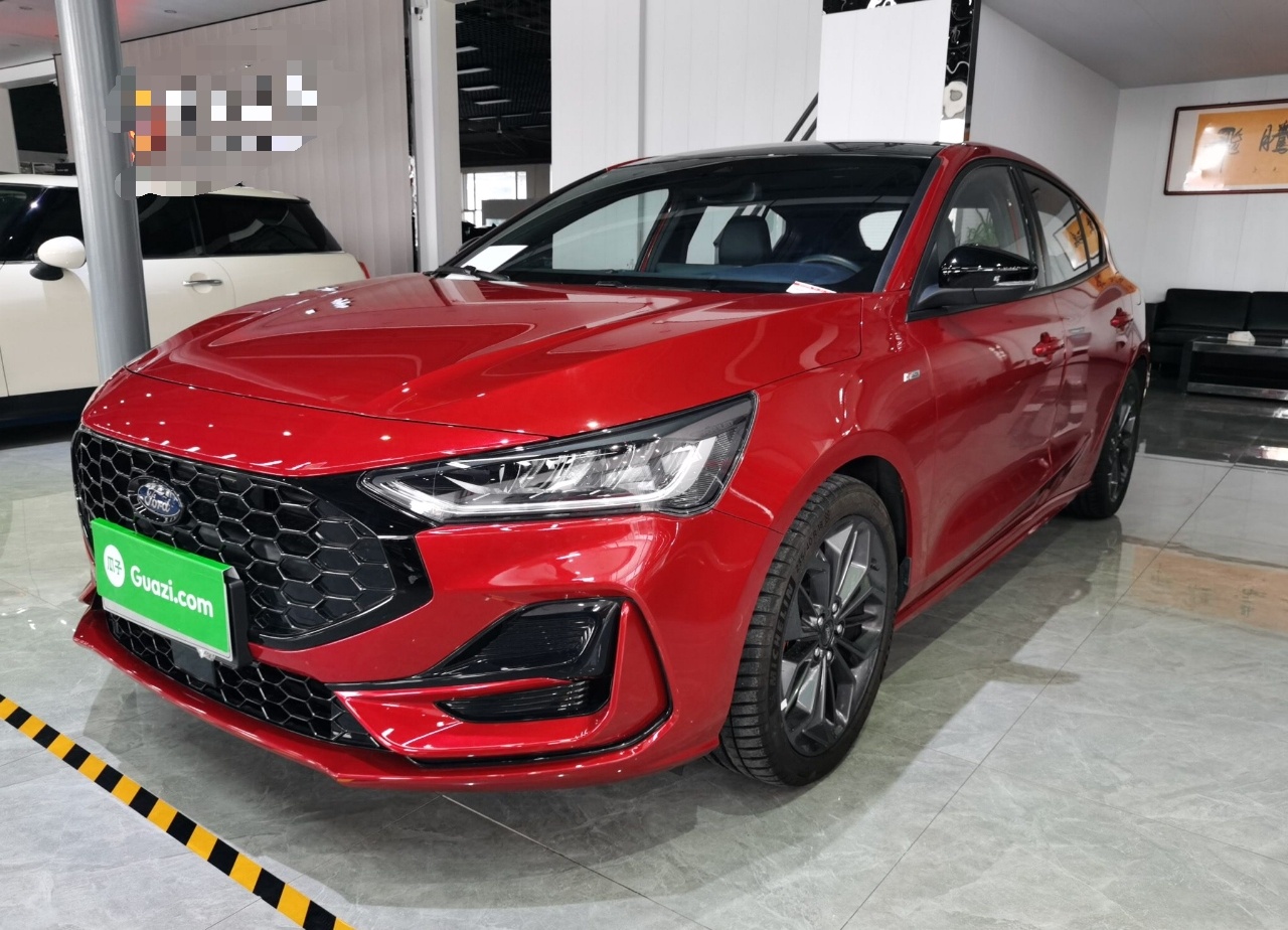 福特 福克斯 2022款 两厢 EcoBoost 180 自动ST Line