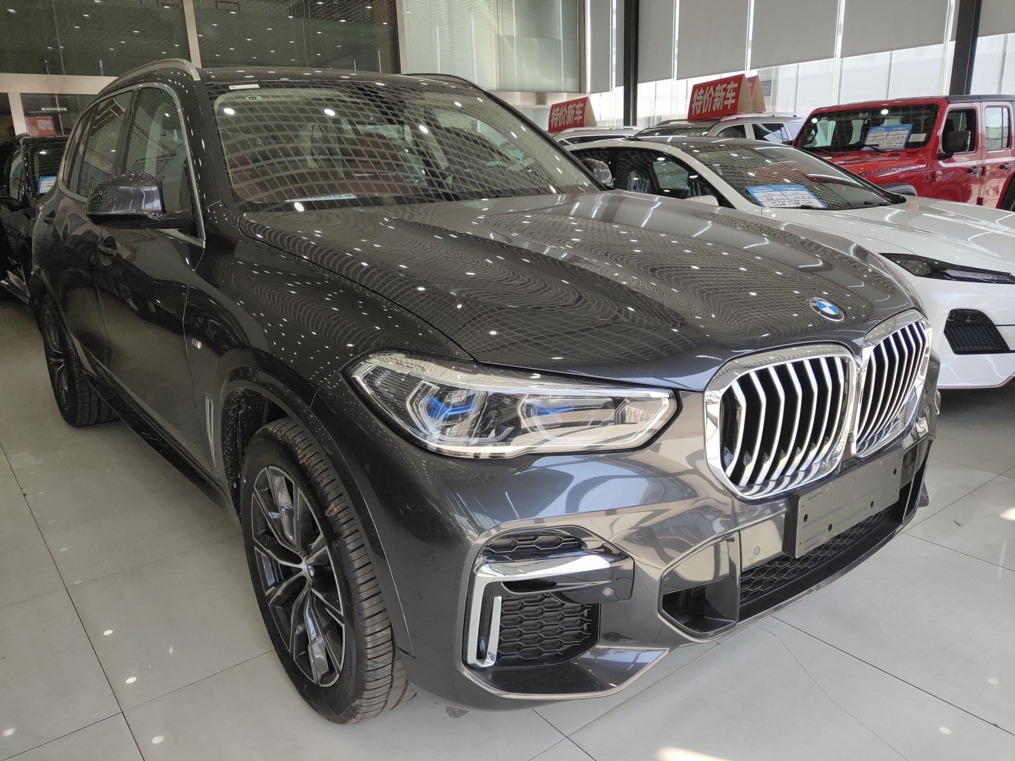 宝马X5 2022款 改款 xDrive 30Li 尊享型M运动套装