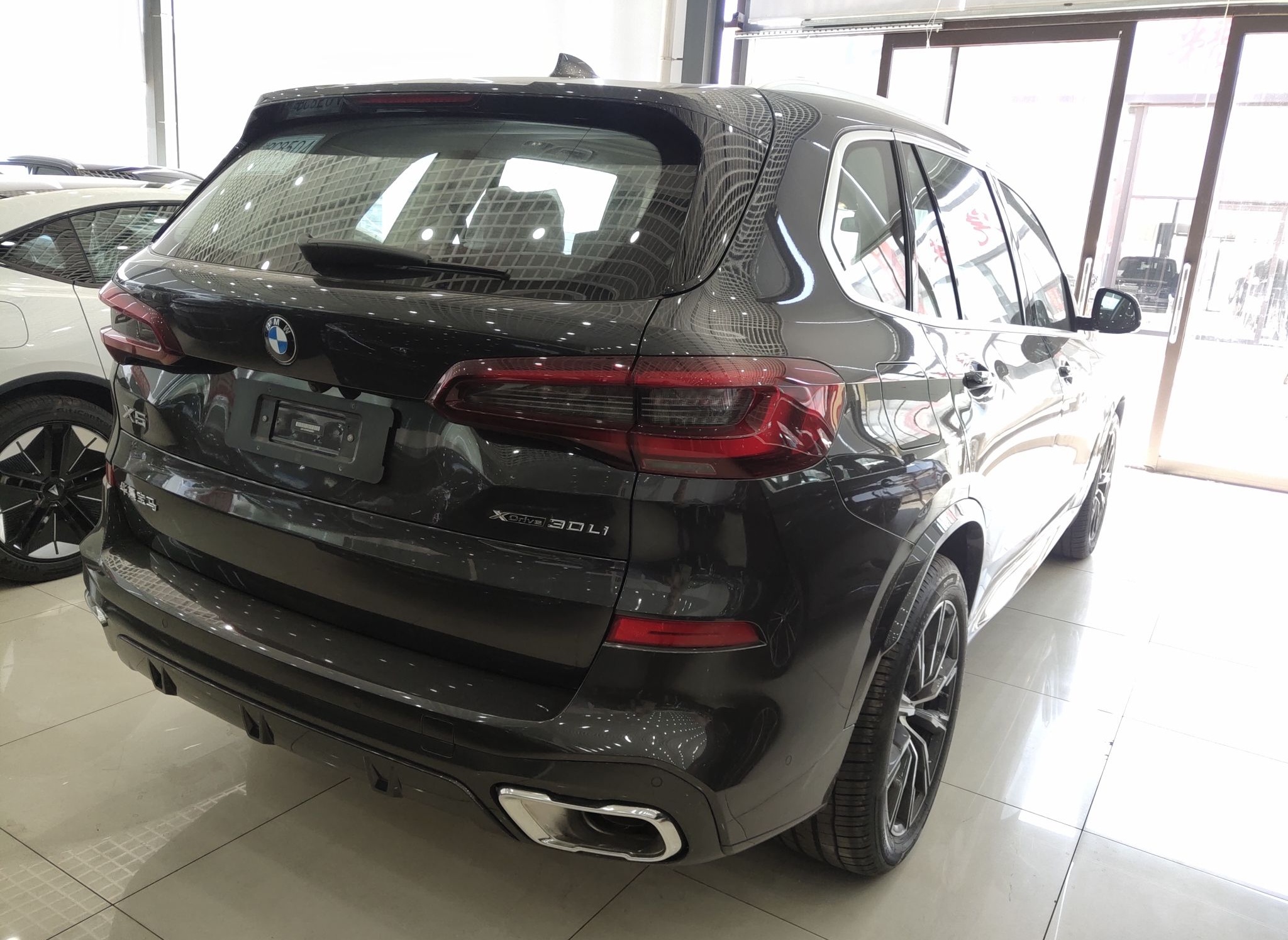 宝马X5 2022款 改款 xDrive 30Li 尊享型M运动套装