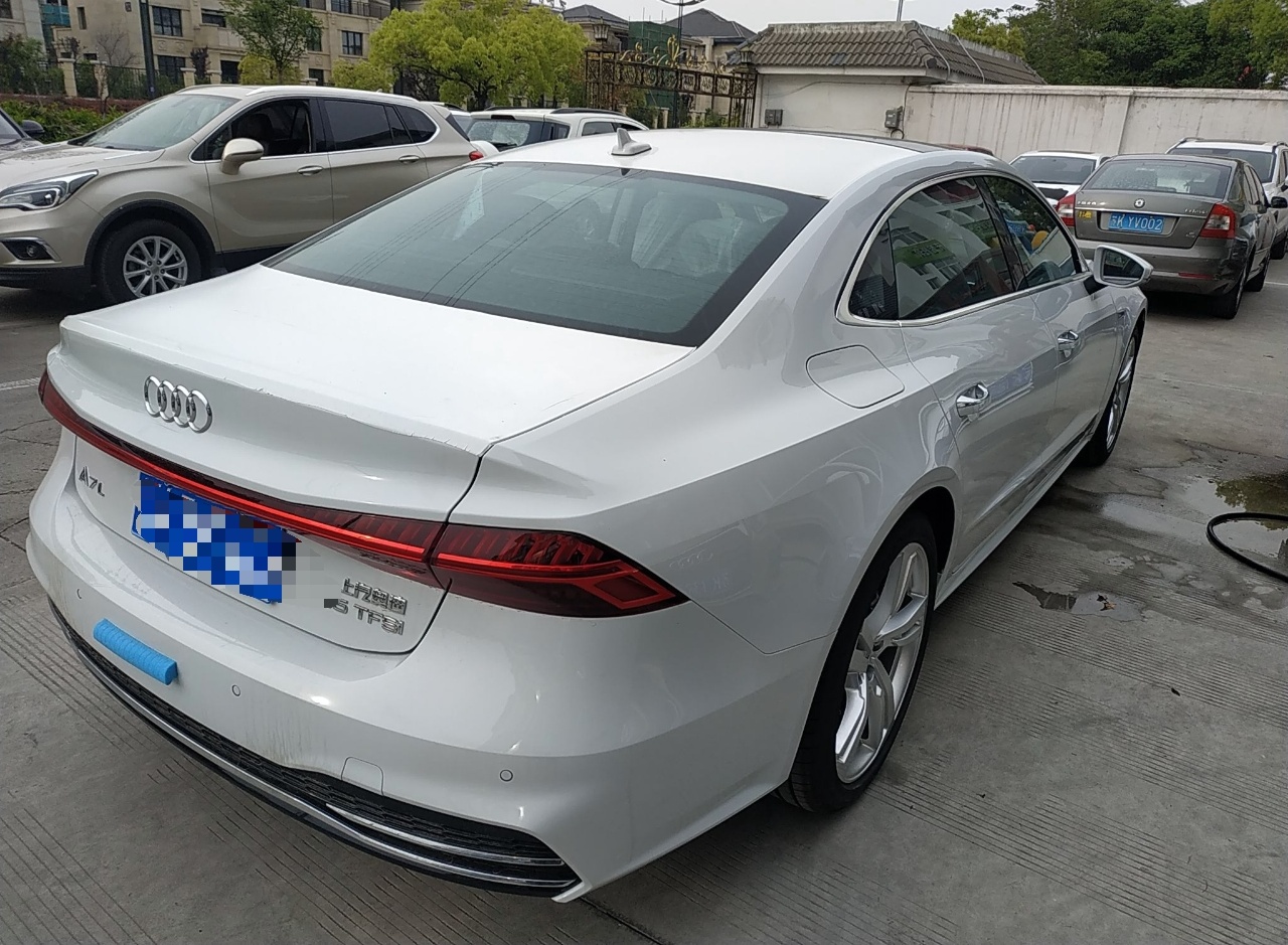 奥迪A7L 2022款 45 TFSI S-line 筑梦未来版