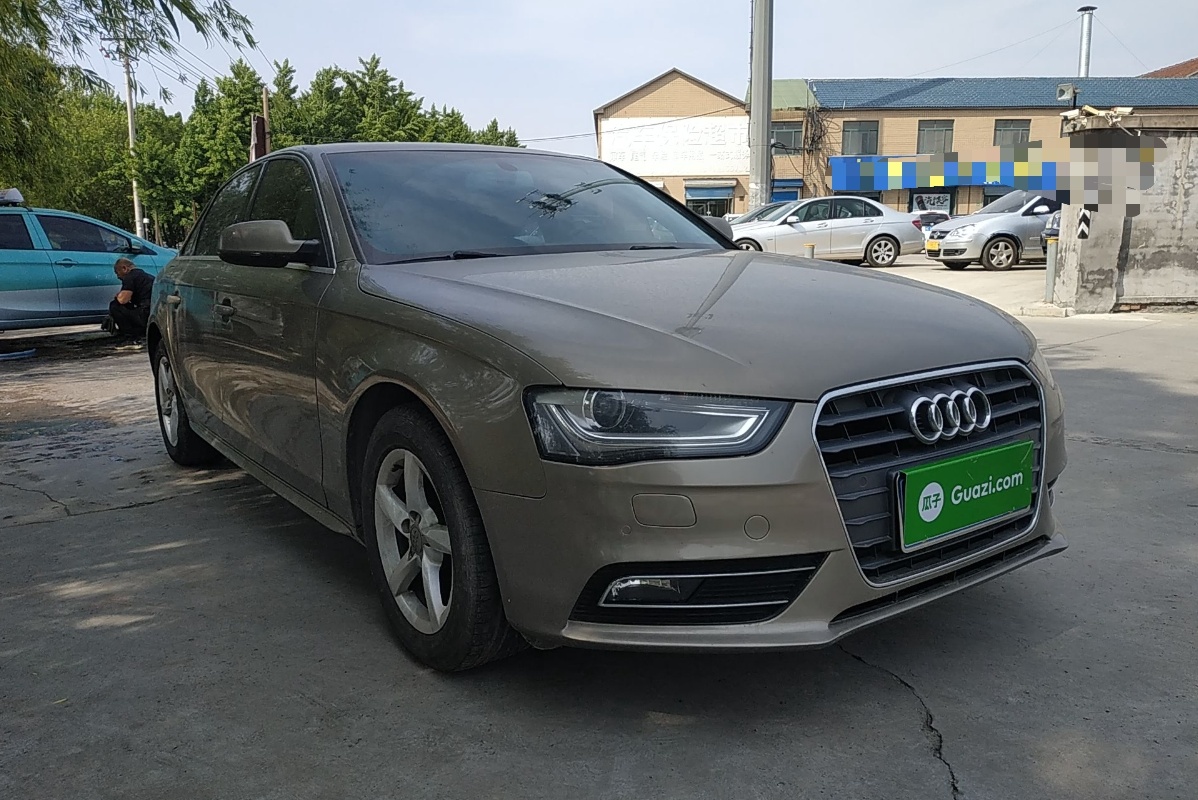 奥迪A4L 2013款 35 TFSI 自动标准型