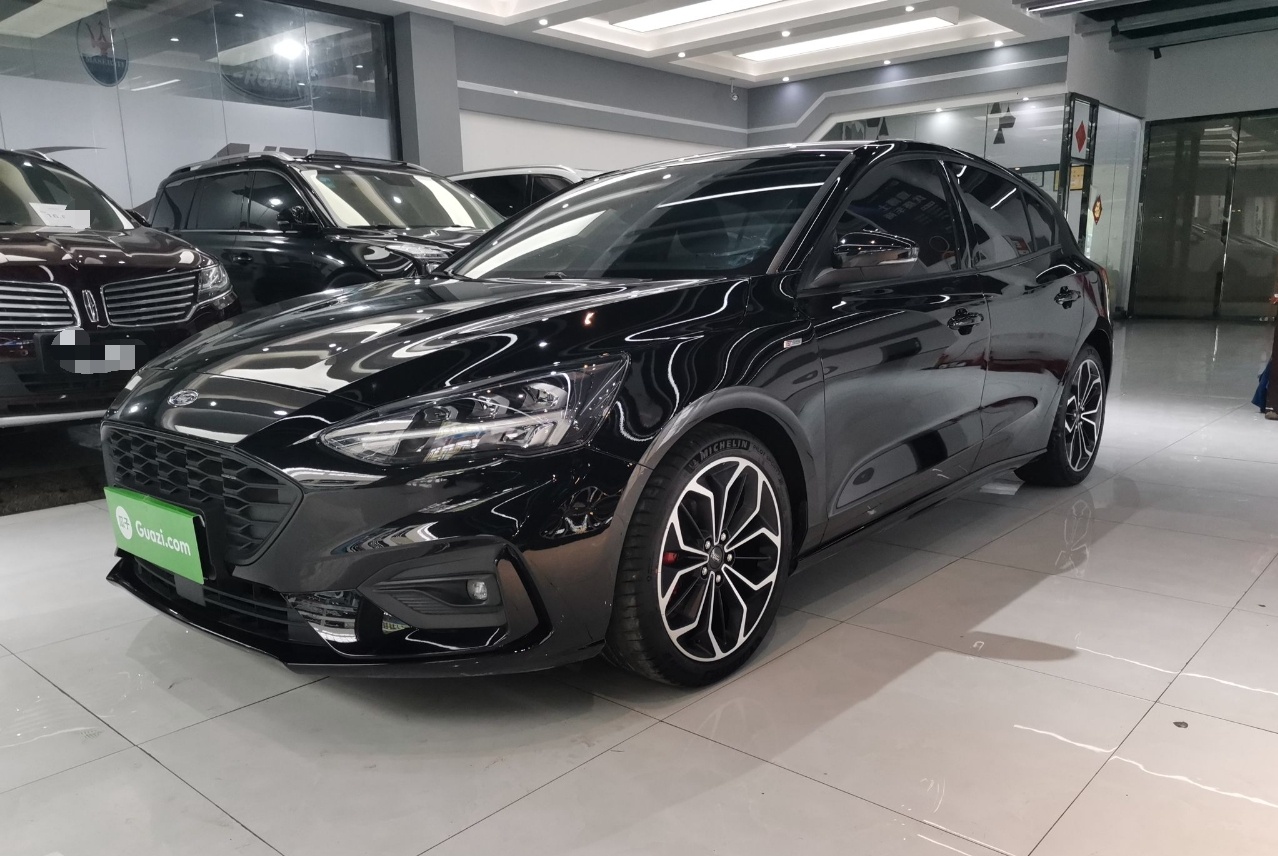福特 福克斯 2021款 两厢 EcoBoost 180 自动ST Line