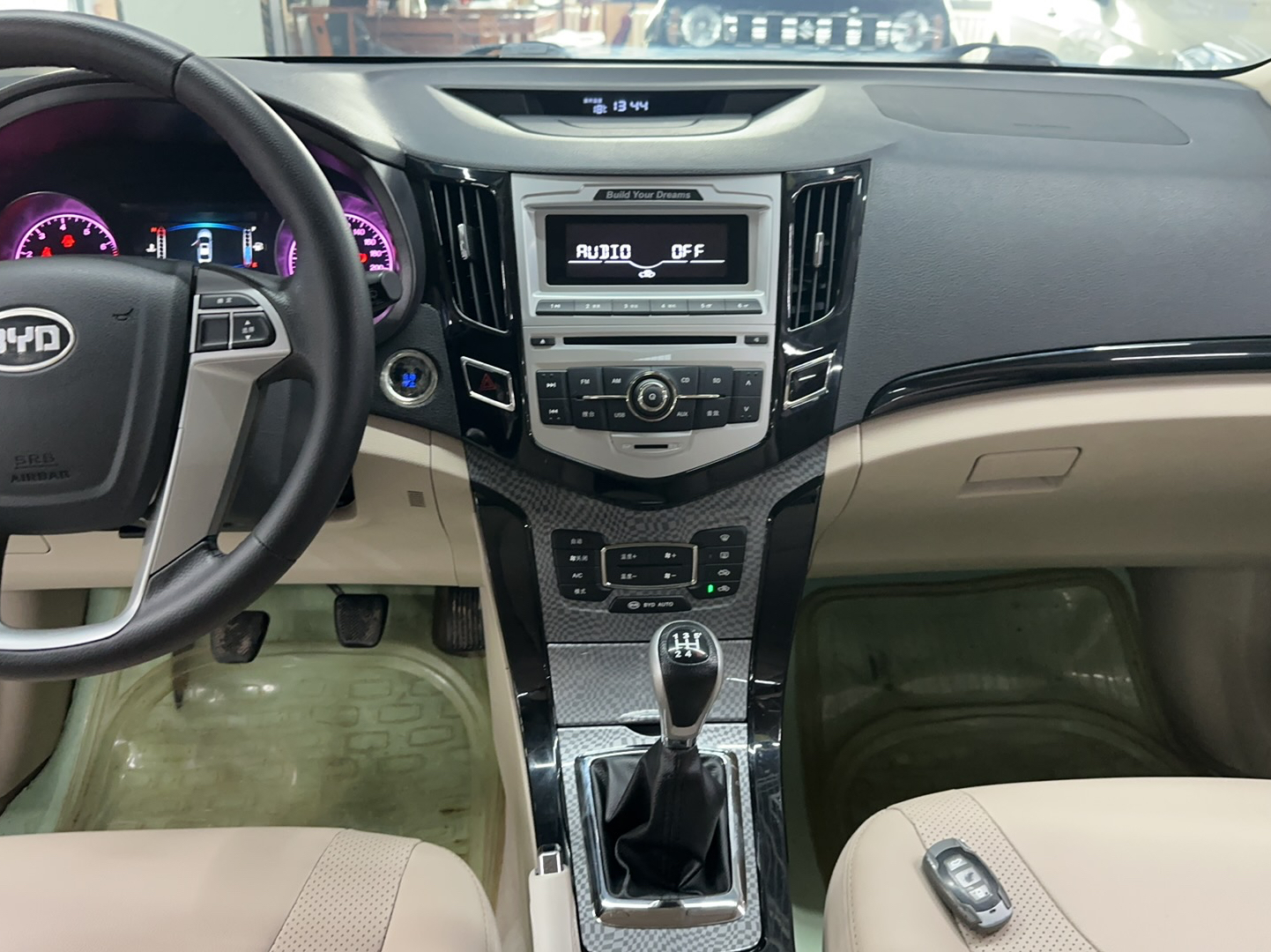 比亚迪 速锐 2012款 1.5L 手动舒适型