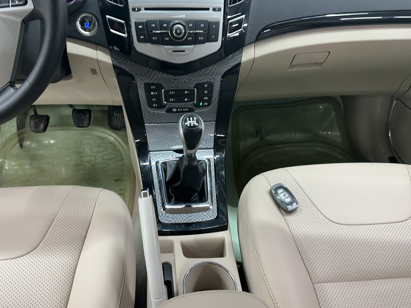 比亚迪 速锐 2012款 1.5L 手动舒适型