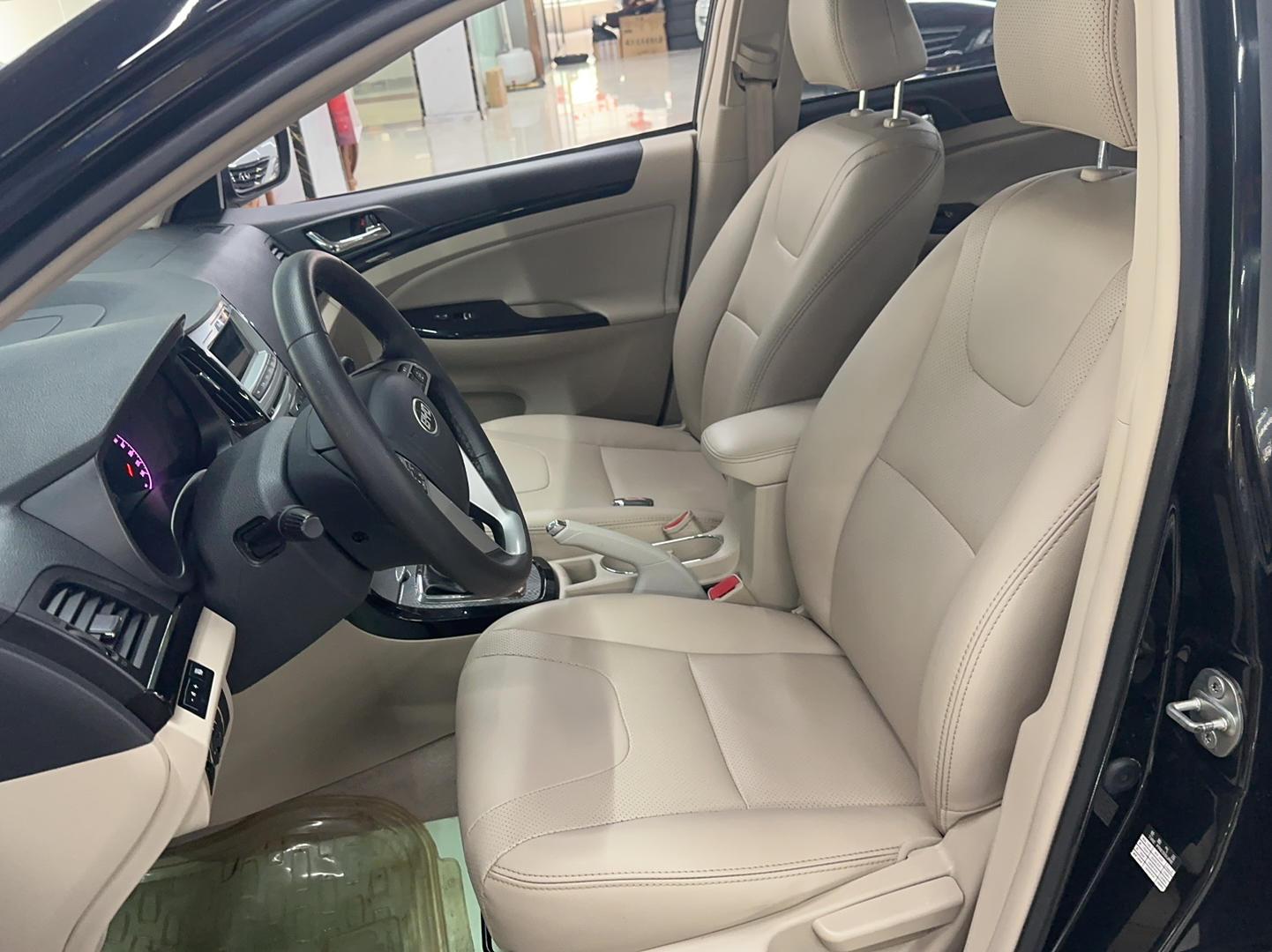 比亚迪 速锐 2012款 1.5L 手动舒适型