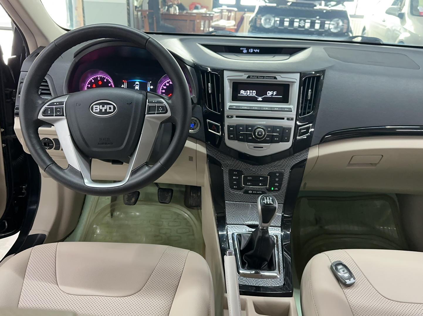 比亚迪 速锐 2012款 1.5L 手动舒适型