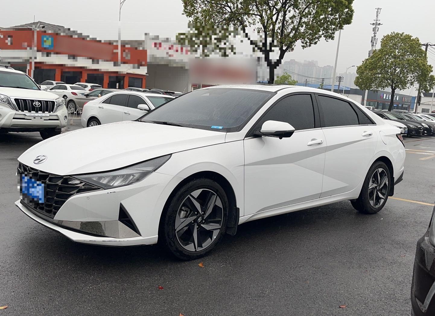 现代 伊兰特 2021款 1.5L LUX尊贵版