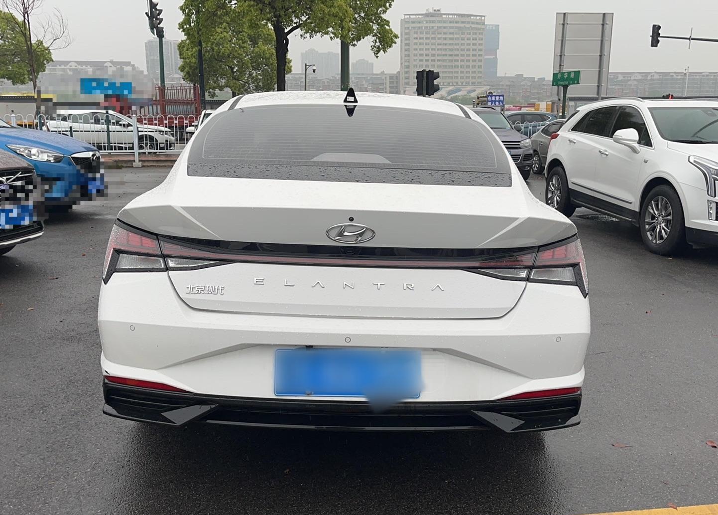 现代 伊兰特 2021款 1.5L LUX尊贵版