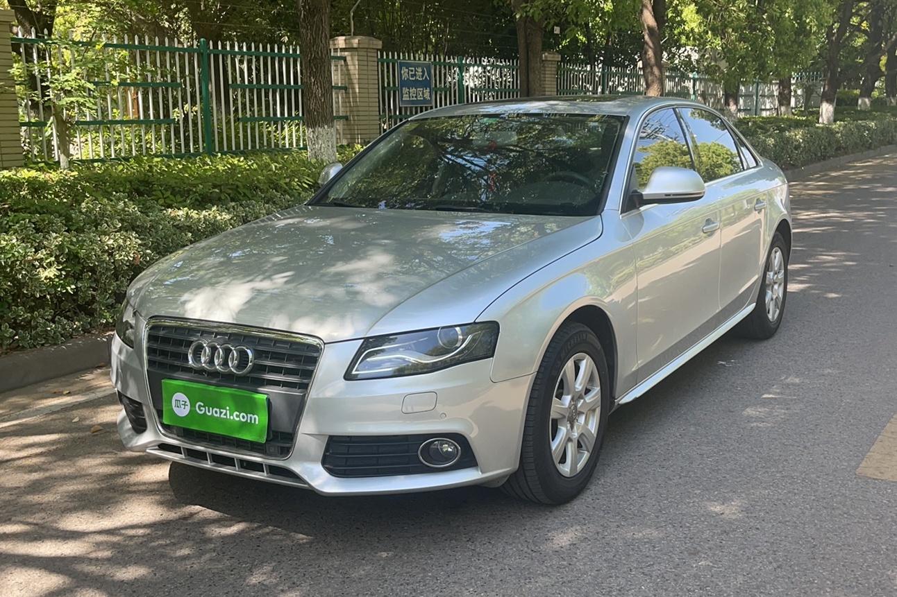 奥迪A4L 2012款 2.0 TFSI 自动标准型