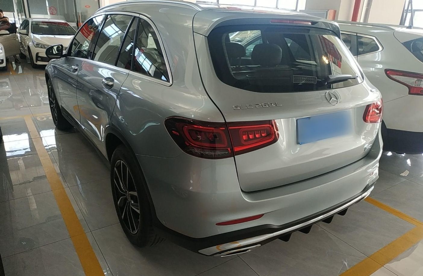 奔驰GLC级 2022款 改款二 GLC 260 L 4MATIC 豪华型