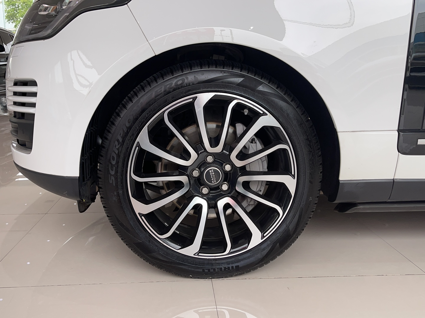 路虎 揽胜 2018款 3.0 V6 SC Vogue 传世版(进口)