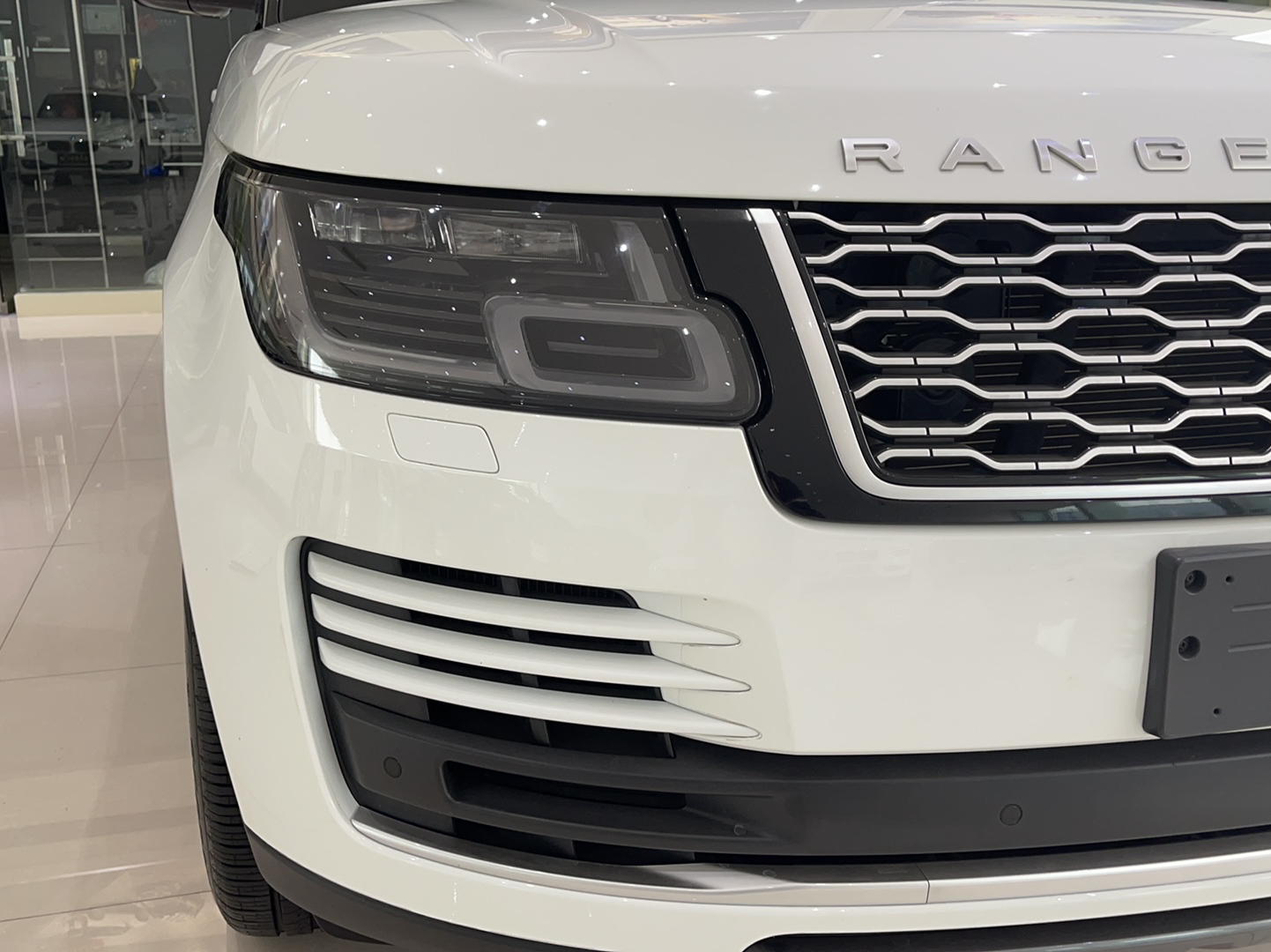 路虎 揽胜 2018款 3.0 V6 SC Vogue 传世版(进口)