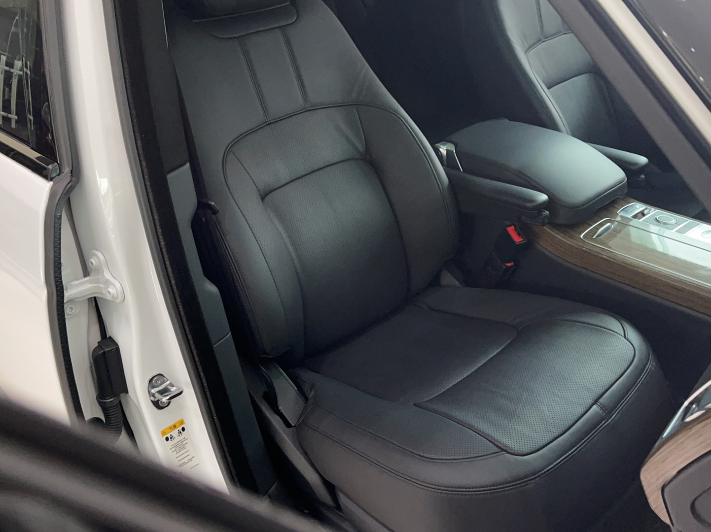 路虎 揽胜 2018款 3.0 V6 SC Vogue 传世版(进口)