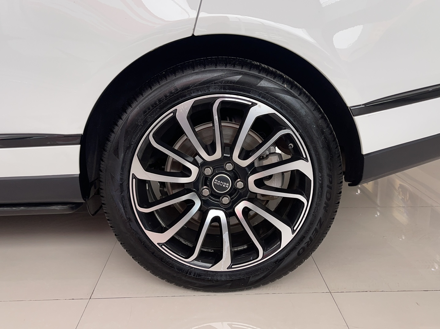 路虎 揽胜 2018款 3.0 V6 SC Vogue 传世版(进口)