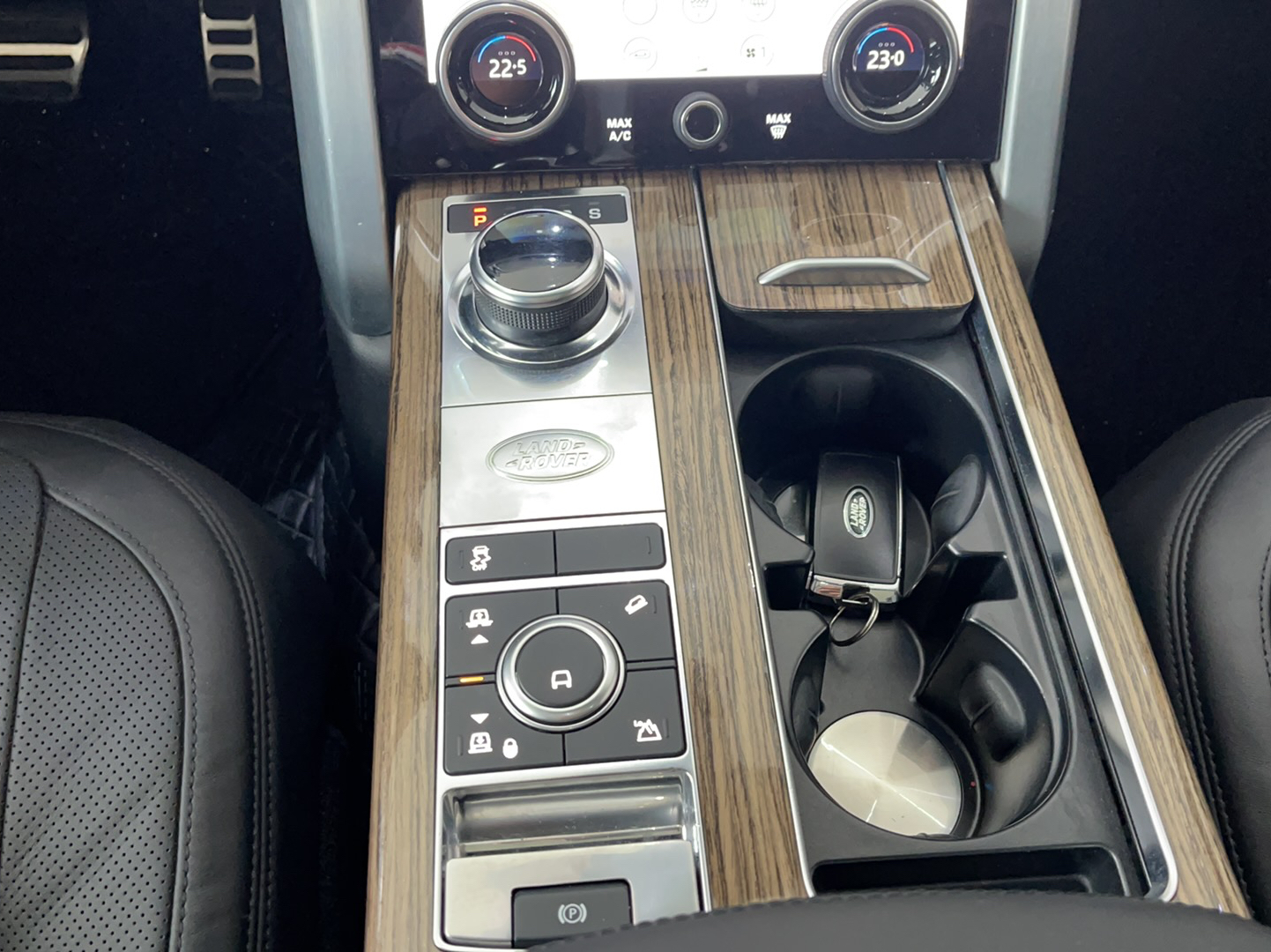 路虎 揽胜 2018款 3.0 V6 SC Vogue 传世版(进口)