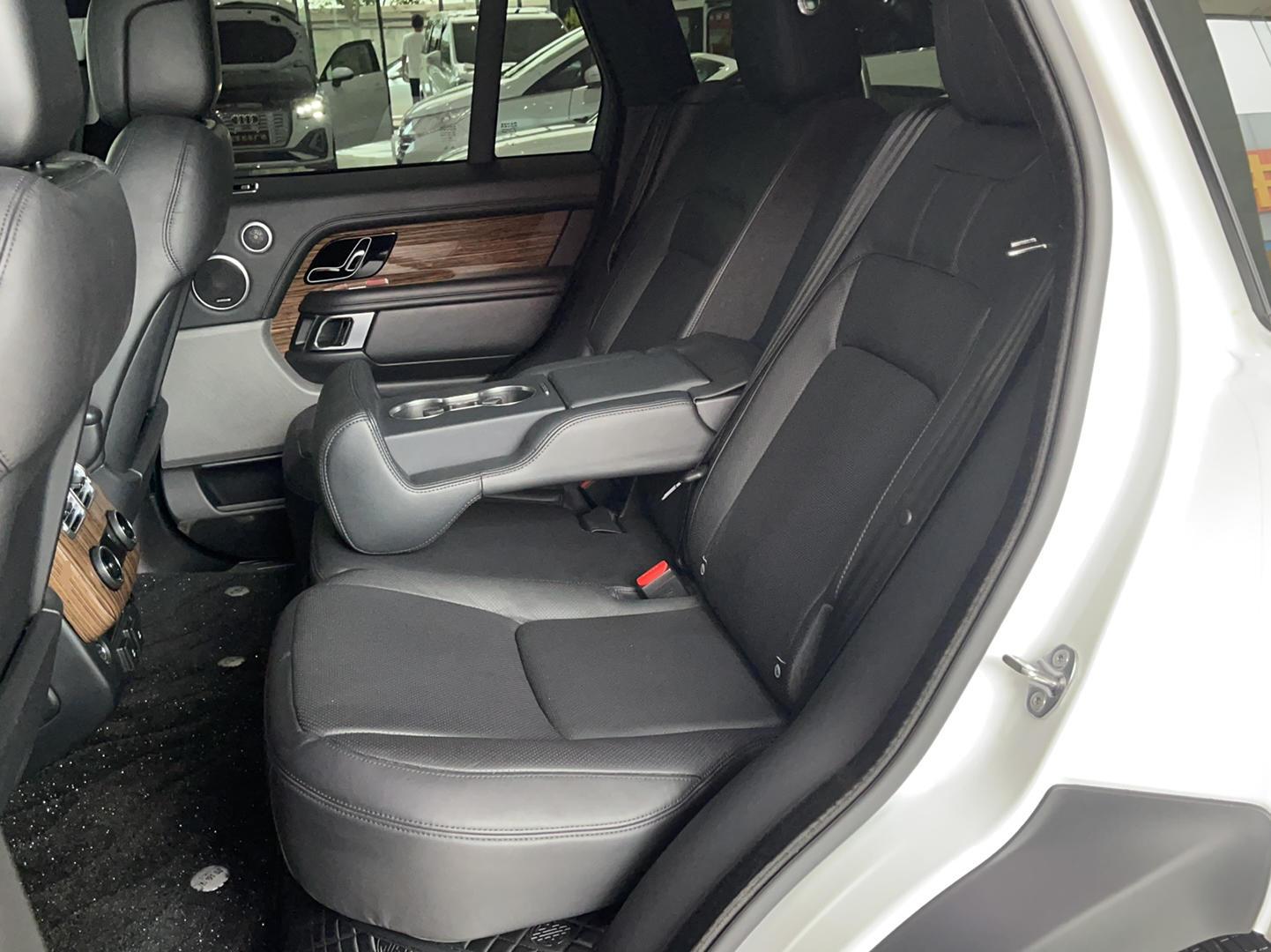 路虎 揽胜 2018款 3.0 V6 SC Vogue 传世版(进口)