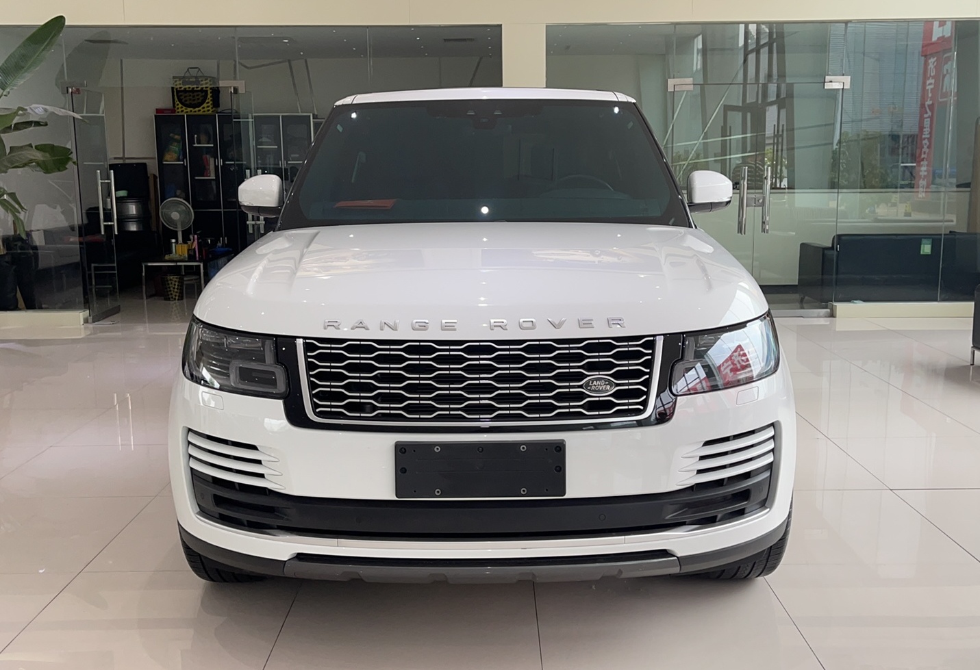 路虎 揽胜 2018款 3.0 V6 SC Vogue 传世版(进口)