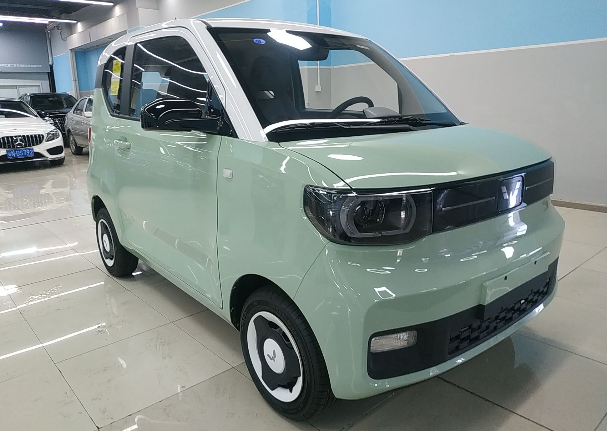 五菱汽车 宏光MINI EV 2022款 马卡龙臻享款 磷酸铁锂