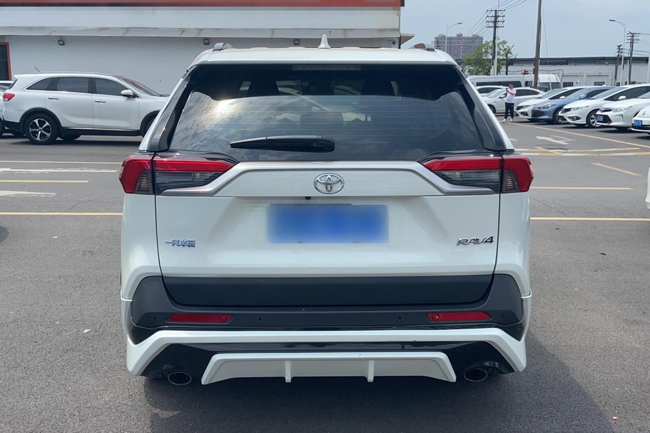 丰田 RAV4 2020款 2.0L CVT两驱尊贵版