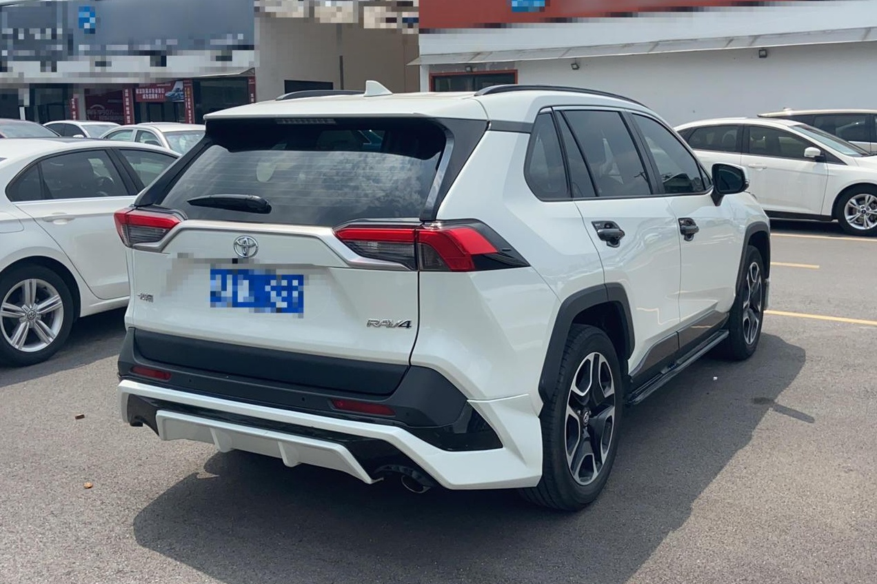 丰田 RAV4 2020款 2.0L CVT两驱尊贵版