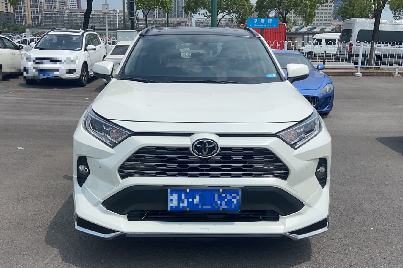 丰田 RAV4 2020款 2.0L CVT两驱尊贵版