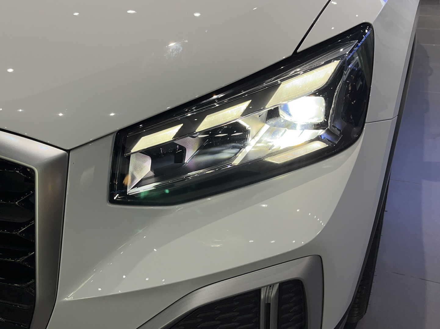 奥迪Q2L 2022款 35 TFSI 时尚致雅型