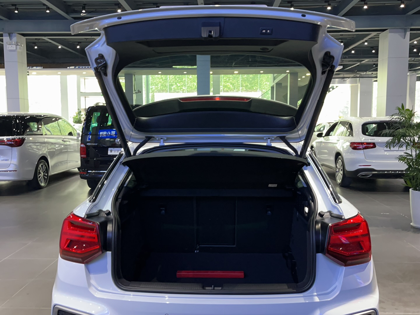 奥迪Q2L 2022款 35 TFSI 时尚致雅型