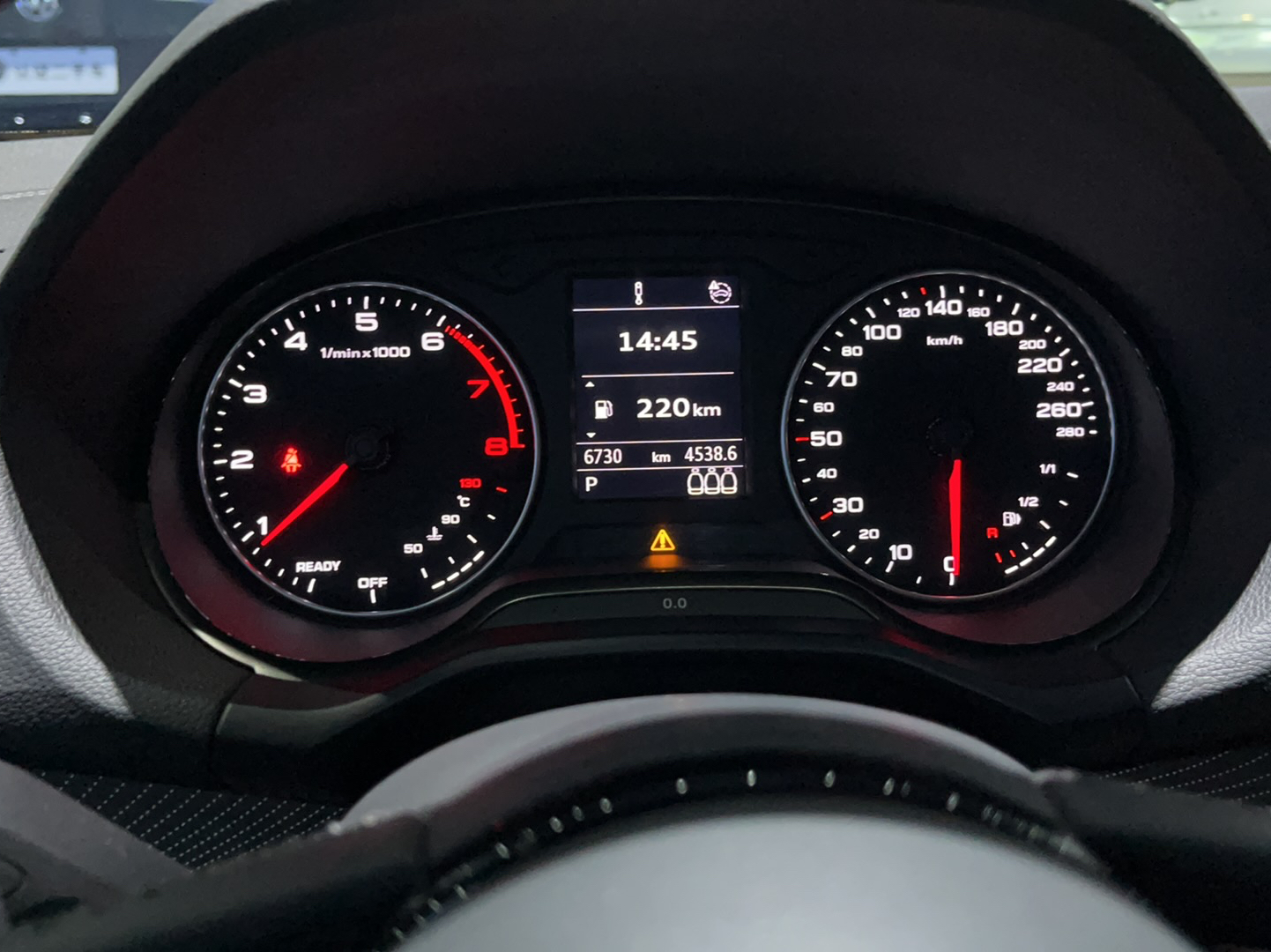 奥迪Q2L 2022款 35 TFSI 时尚致雅型