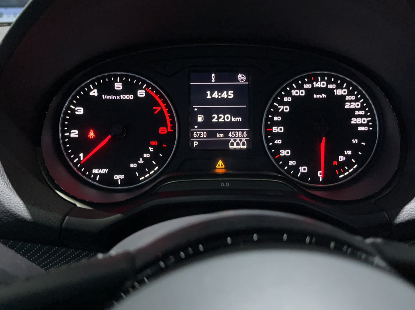 奥迪Q2L 2022款 35 TFSI 时尚致雅型