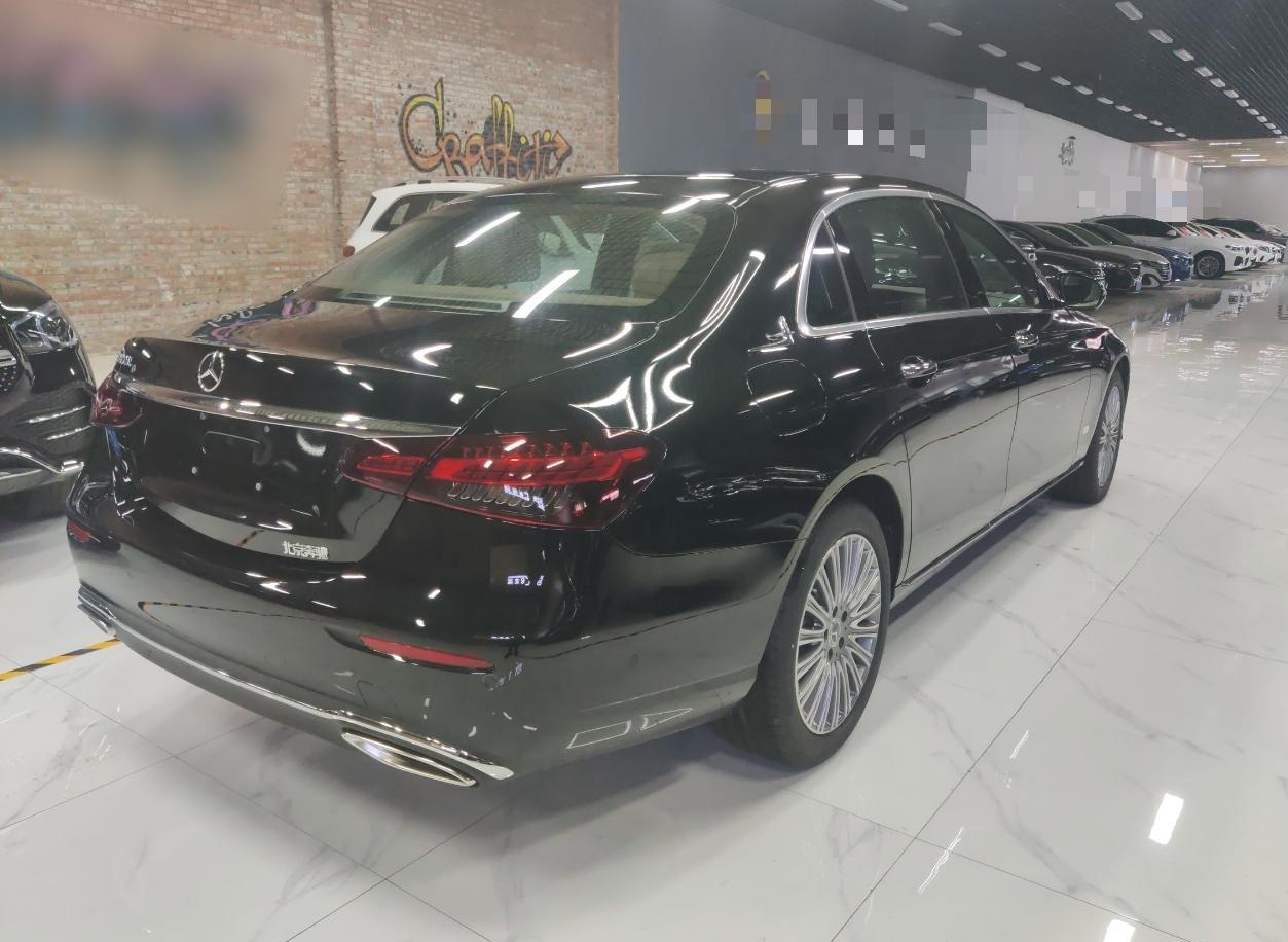 奔驰E级 2023款 E 300 L 豪华型