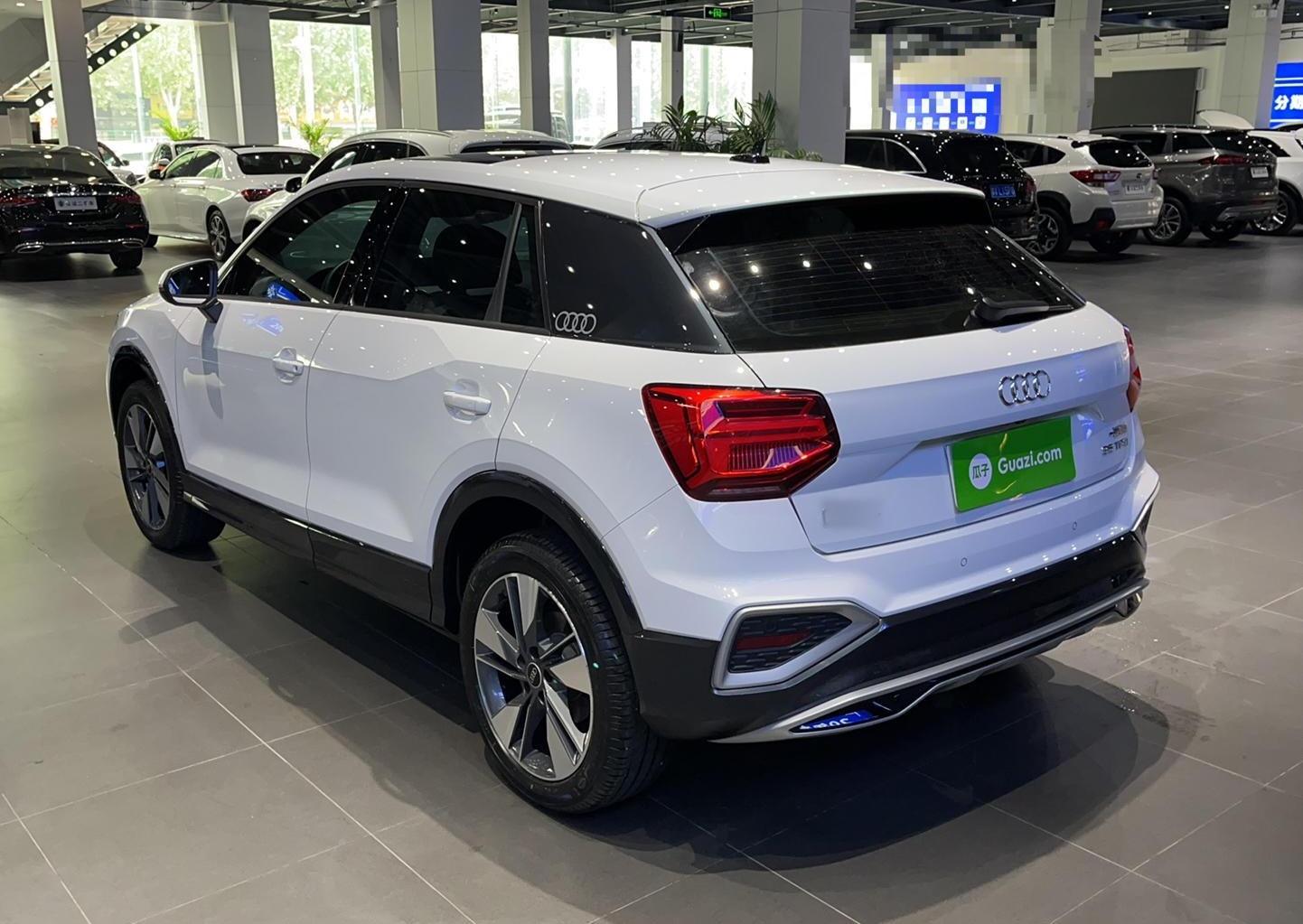 奥迪Q2L 2022款 35 TFSI 时尚致雅型