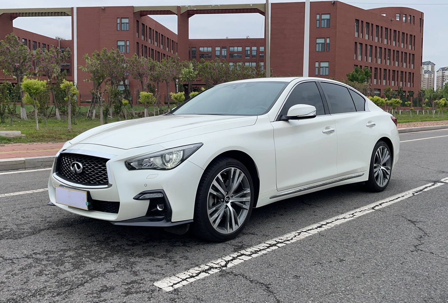 英菲尼迪Q50L 2018款 2.0T 菁英运动版 国VI