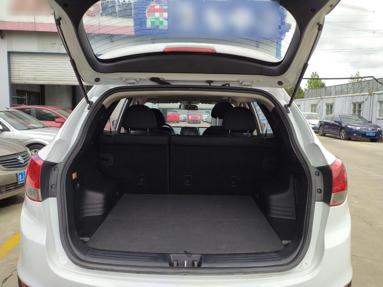 北京现代ix35 2015款 2.0L 自动两驱舒适型 国V中控内饰23