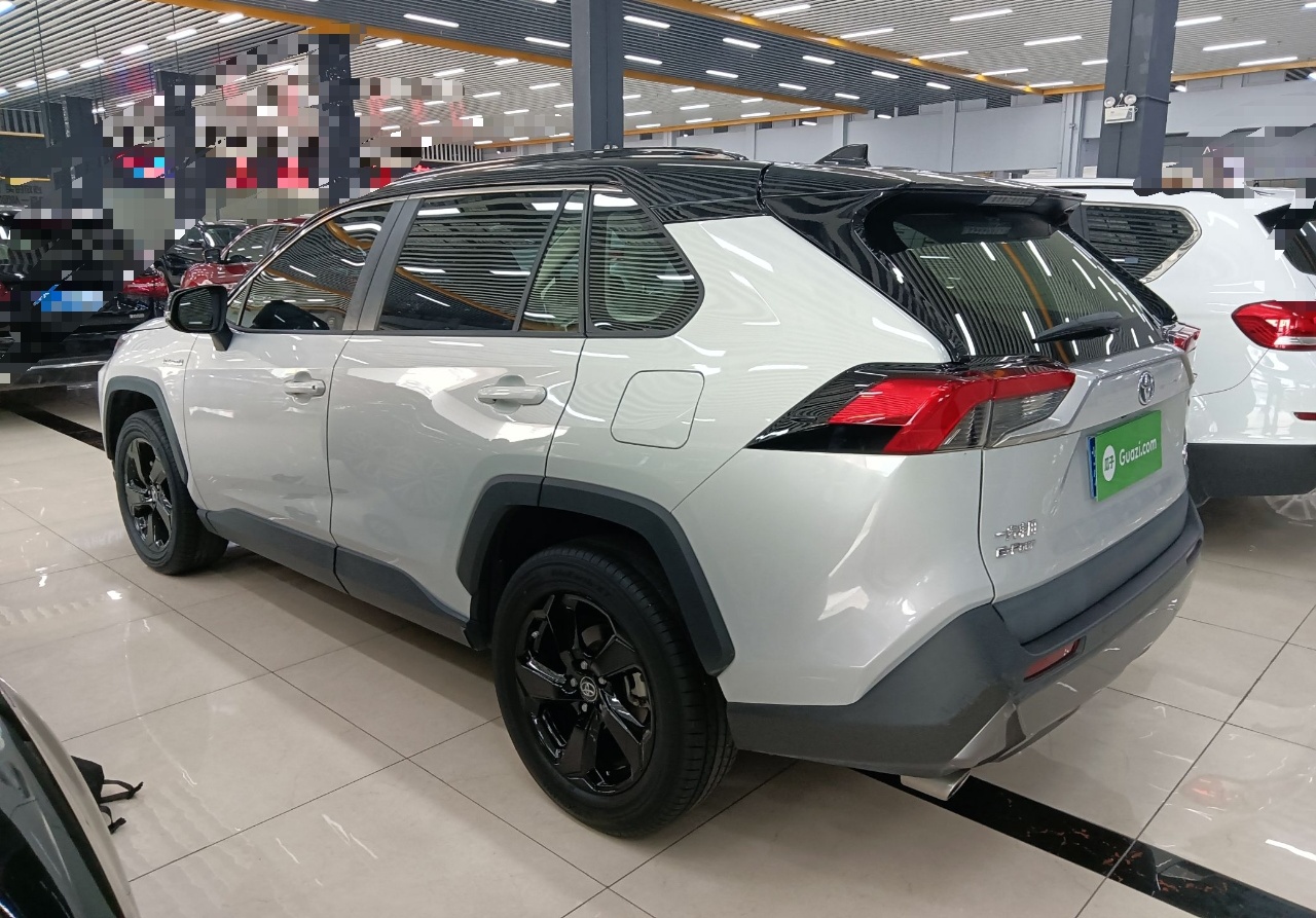 丰田 RAV4 2020款 双擎  2.5L CVT四驱旗舰版