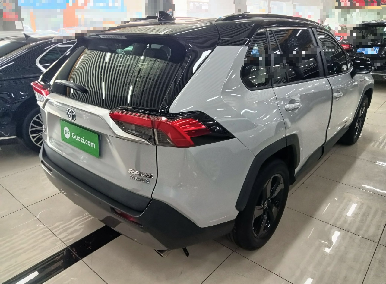 丰田 RAV4 2020款 双擎  2.5L CVT四驱旗舰版