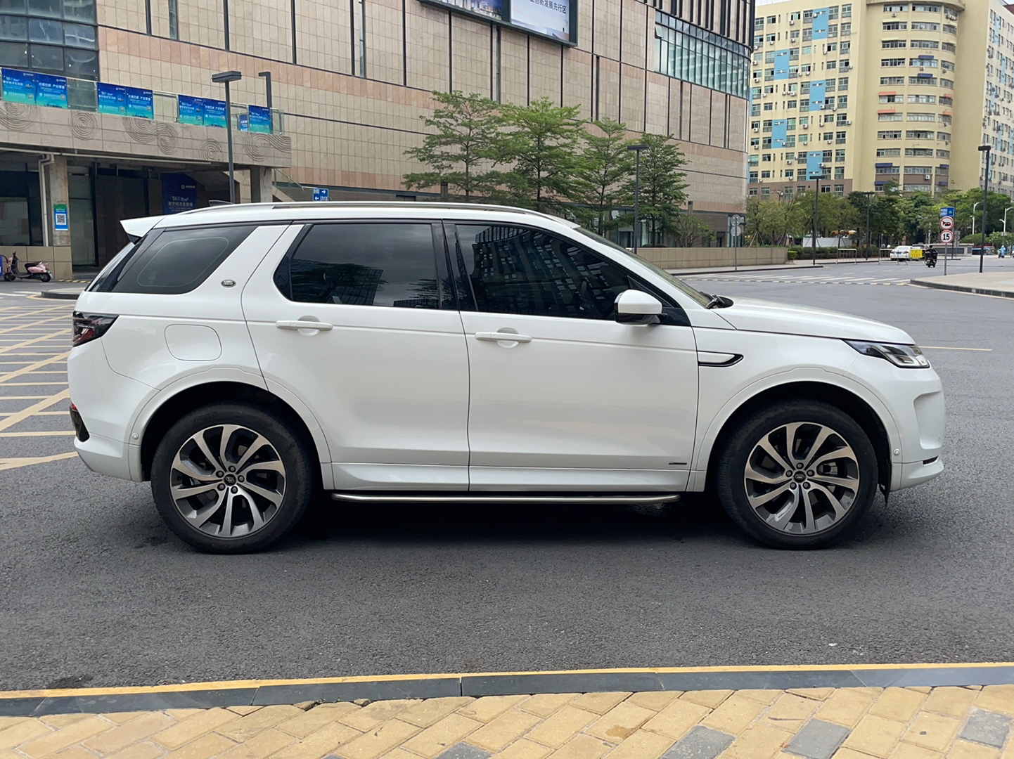 路虎 发现运动版新能源 2021款 P300e 性能科技版