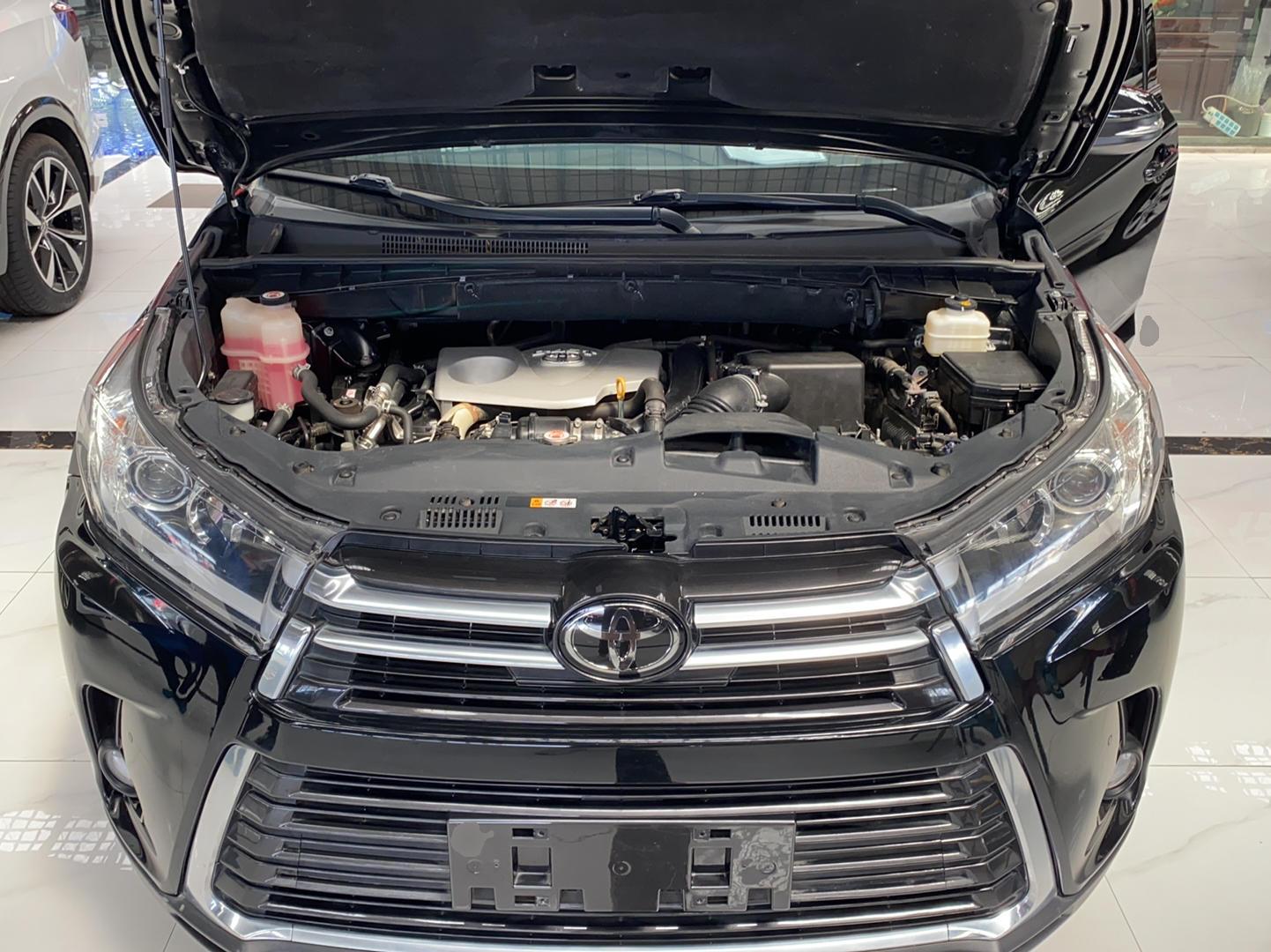 丰田 汉兰达 2018款 2.0T 四驱尊贵版 7座 国V