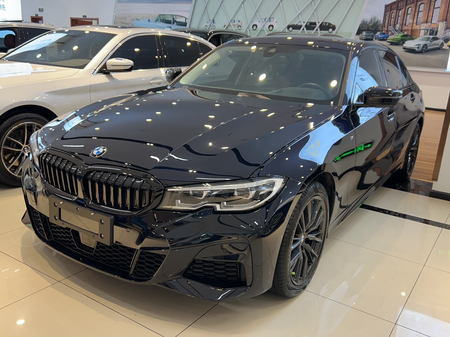 宝马3系 2022款 330Li xDrive M运动曜夜套装